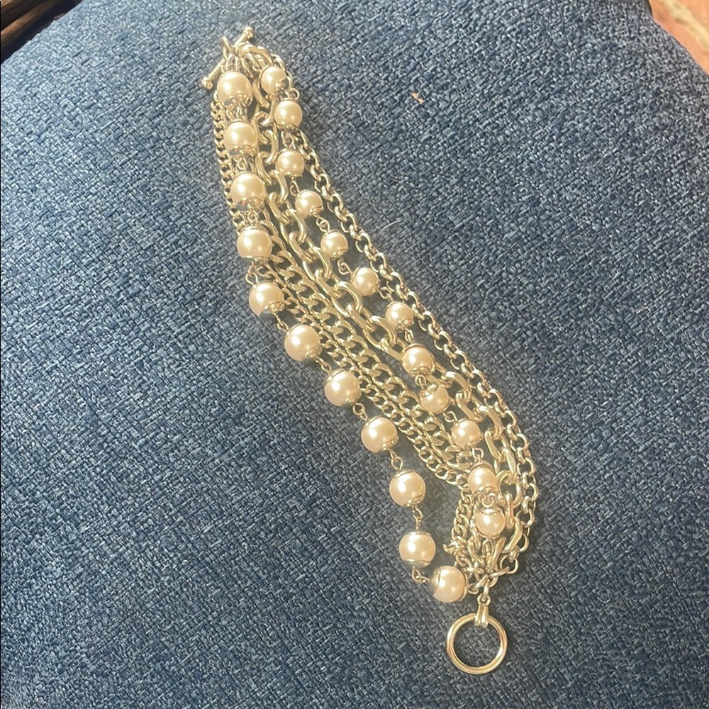 Elegant Silver and Pearl Bracelet
